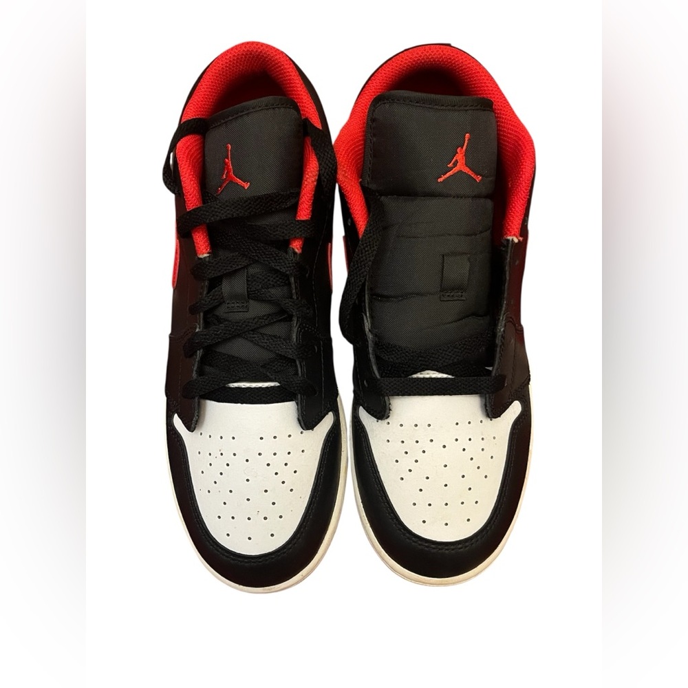 Nike Air Jordan Men's Black, Red, and White Sneakers